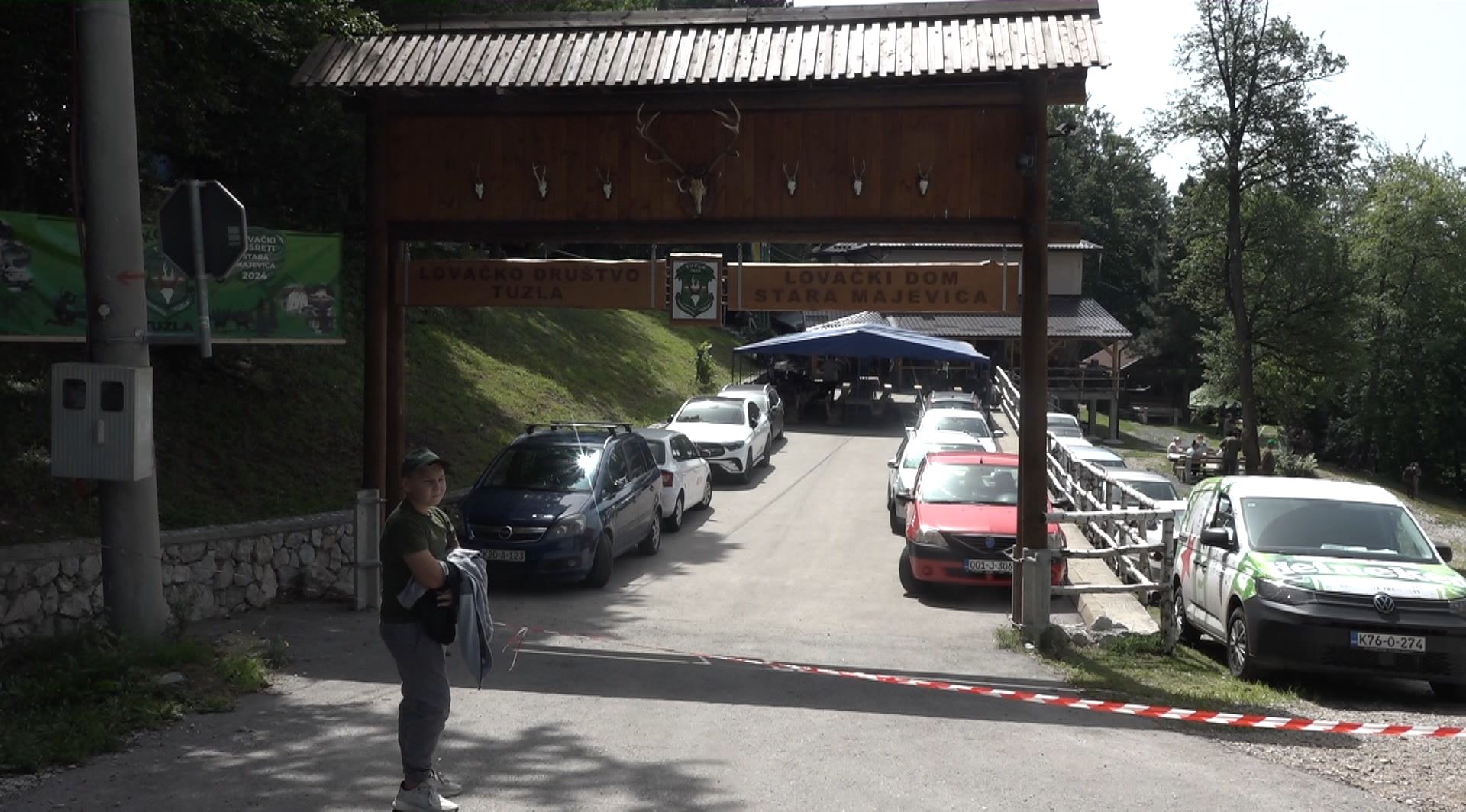 (Video) Lovačko društvo Tuzla organizovalo tradicionalne susrete na platou Lovačkog doma na Staroj Majevici | RTV7