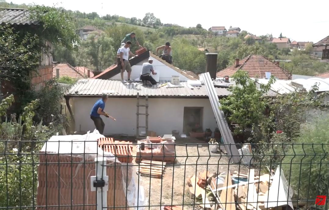 (Video) Još jedna u nizu humanih misija tuzlanskog ODB-a: Potpuno renoviranje kuće za brata i sestru Husejna i Mensuru Ćatibušić | RTV7